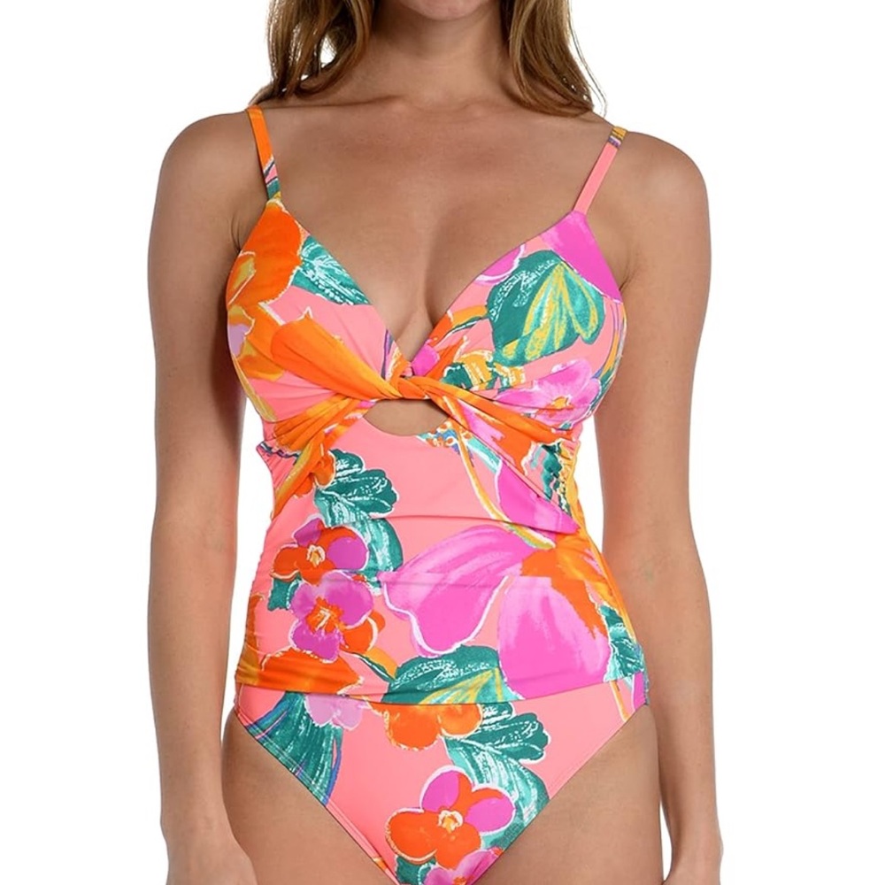 La Blanca Women's Standard Twist Keyhole One Piece Swimsuit in Hot Coral NWT